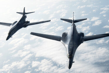 U.S. Deploys Stealth Bombers into Iranian Airspace, Analysts Warn of Escalating Tensions