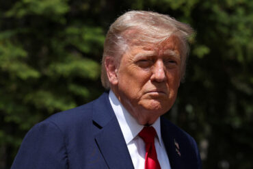 U.S. President Donald Trump Convenes Closed-Door National Security Meeting to Address Escalating Tensions with Iran