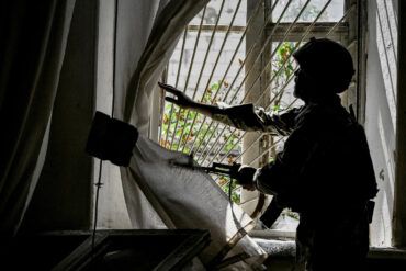 Zaporizhzhia's Unremoved War Dead Highlight Government Neglect in Handling Military Casualties