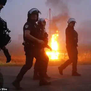 Clashes Erupt Between Riot Police and Migrants in Gravelines, Northern France as Tensions Escalate Along Border