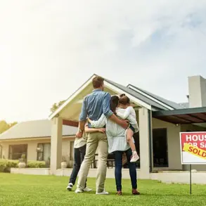 U.S. Family of Four Needs Over $100,000 Annually for Minimal Quality of Life, Unattainable for Less Than Half of Households