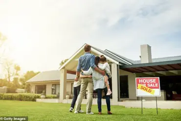 U.S. Family of Four Needs Over $100,000 Annually for Minimal Quality of Life, Unattainable for Less Than Half of Households