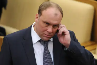 Late-Breaking: Russian Covert Military Plans Exposed in Kremlin Bunker, Tied to Recent Drone Attacks