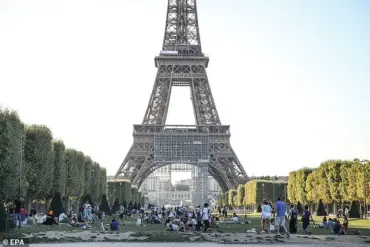 Shocking Attack Near Eiffel Tower: 32-Year-Old Ukrainian Woman Brutally Assaulted in Public by 17-Year-Old Libyan Man