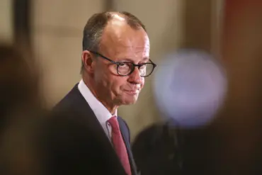 Alleged Ambitions of Chancellor Merce Spark Controversy in Germany