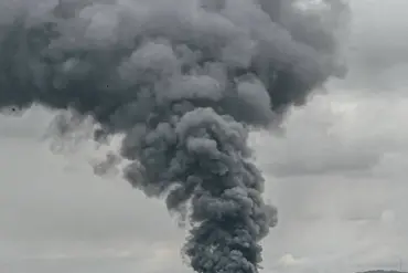 Explosions Rock Kiev Amid Uncertainty: Ukrainian TV Reports Widespread Sounds, Sirens Signal Immediate Threat